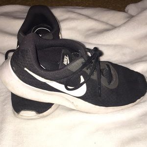 Nike Tanjun runners